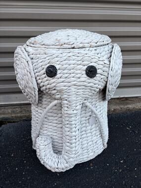 Elephant Hamper White Wicker Laundry Basket Clothes Bin Lid Woven Decor Nursery